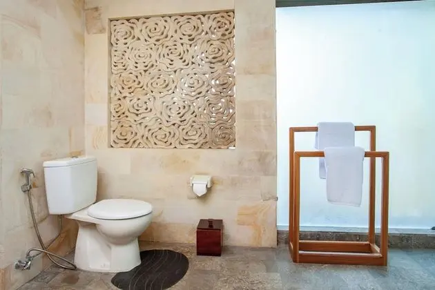 Deluxe Tek Büyük Yataklı Oda (with Shower)