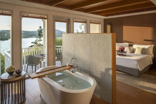 Bay View Suite