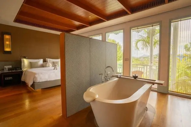 Bay View Suite