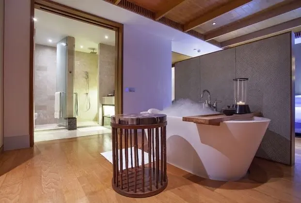 Bay View Suite