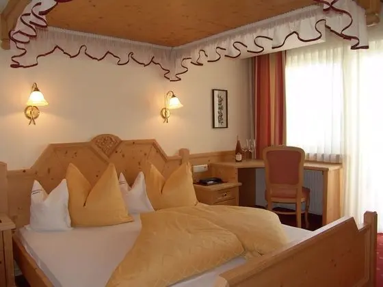 Classic Tek Büyük veya İki Ayrı Yataklı Oda, Balkon