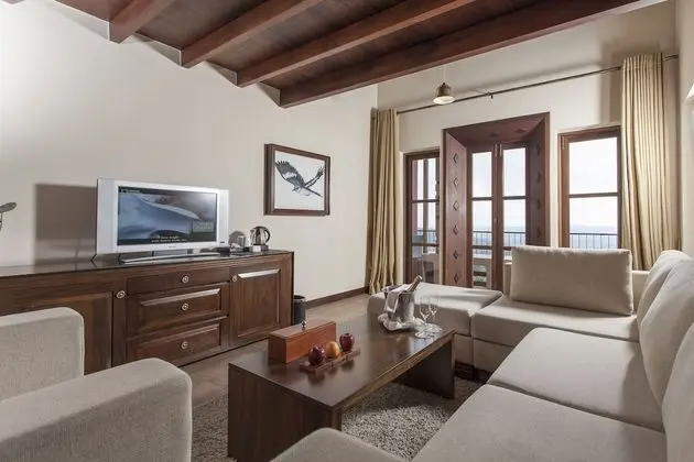 Family Mountain View Suite