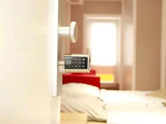 Deluxe Tek Büyük veya İki Ayrı Yataklı Oda, Engellilere Uygun, Özel Banyo
