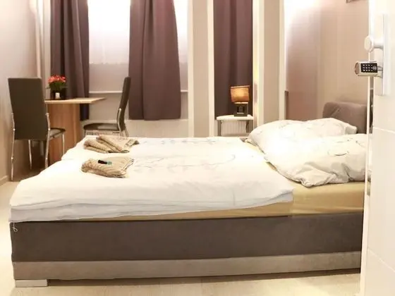 Standard Tek Büyük veya İki Ayrı Yataklı Oda, Ortak Banyo