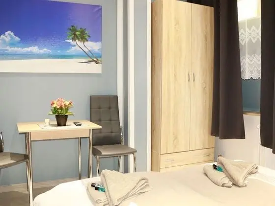 Standard Tek Büyük veya İki Ayrı Yataklı Oda, Ortak Banyo