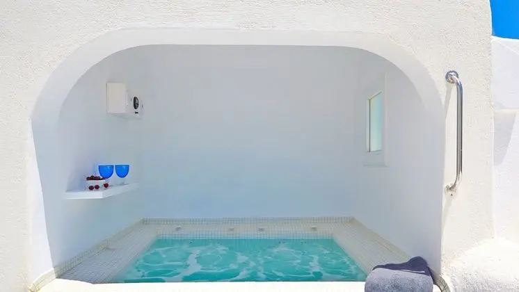 Amaya Windmill Maisonette Caldera View-Outdoor Hot Tub
