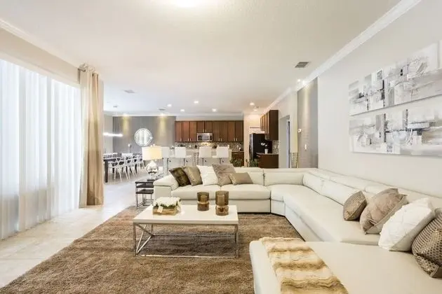Ev (Wonderful 6 bed 5 bath House w Pool 1)