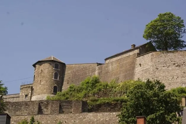 Apart Daire, 1 Büyük (Queen) Boy Yatak