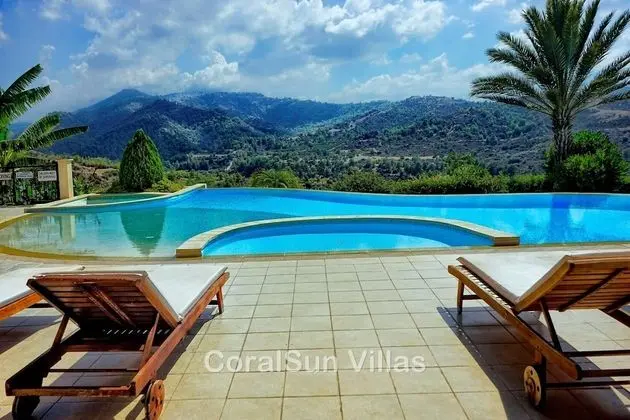 Villa, 5 Yatak Odası, Sigara İçilebilir, Şömine