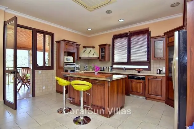 Villa, 5 Yatak Odası, Sigara İçilebilir, Şömine