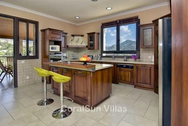 Villa, 5 Yatak Odası, Sigara İçilebilir, Şömine