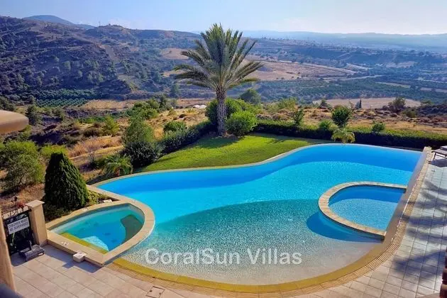 Villa, 5 Yatak Odası, Sigara İçilebilir, Şömine