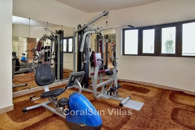 Villa, 5 Yatak Odası, Sigara İçilebilir, Şömine