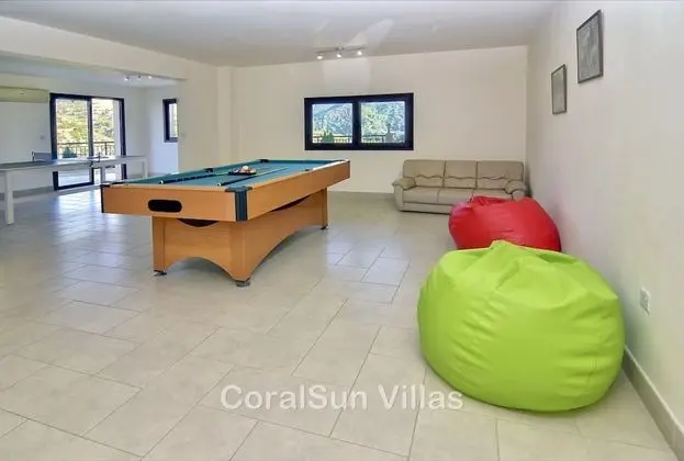 Villa, 5 Yatak Odası, Sigara İçilebilir, Şömine