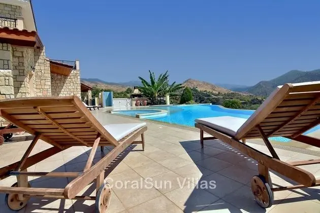 Villa, 5 Yatak Odası, Sigara İçilebilir, Şömine