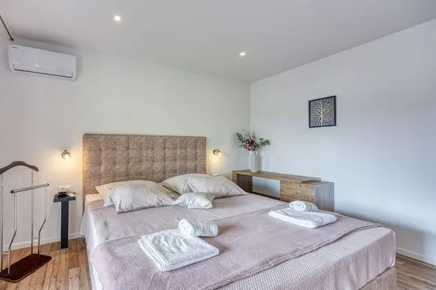 Family Ev, Birden Çok Yatak, Bahçeli (Amazing Pool Villa Nika)