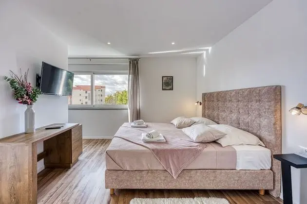 Family Ev, Birden Çok Yatak, Bahçeli (Amazing Pool Villa Nika)