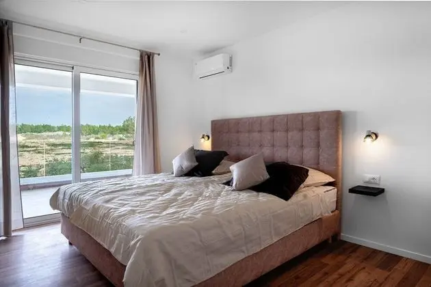 Family Ev, Birden Çok Yatak, Bahçeli (Amazing Pool & Relax Villa Loreta)