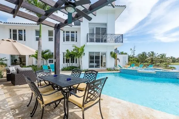 Deluxe Villa