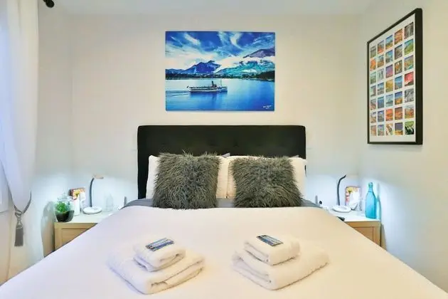 Classic Tek Büyük Yataklı Oda, Ortak Banyo (Slope View)