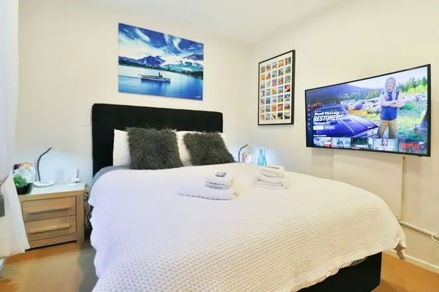 Classic Tek Büyük Yataklı Oda, Ortak Banyo (Slope View)
