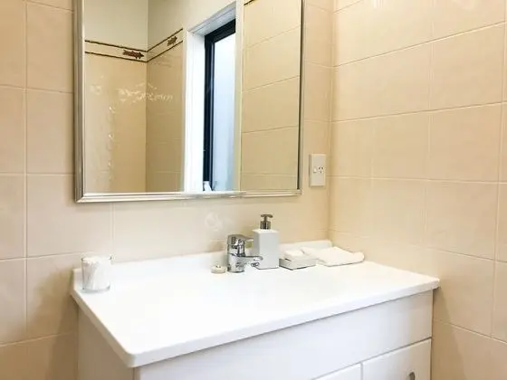 Classic Tek Büyük Yataklı Oda, Ortak Banyo (Slope View)