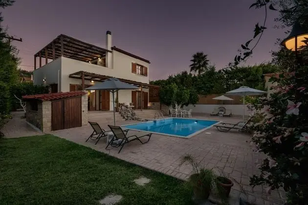 Modern and Cozy Villa