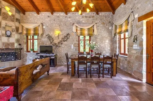 Traditional Elegand Villa