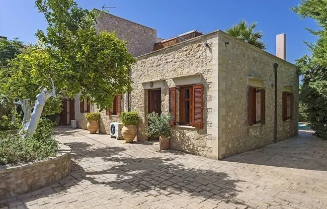Traditional Elegand Villa