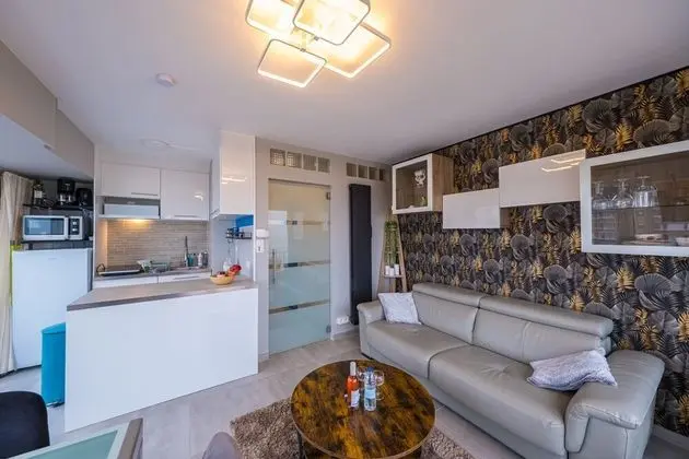 Standard Apart Daire, Birden Çok Yatak, Denize Bakan (Amazing view on the sea Apt Astor)