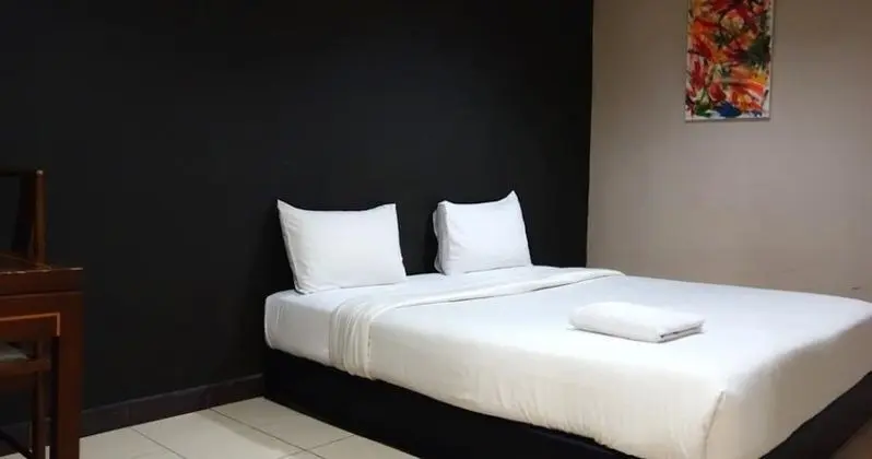 Tek Büyük Yataklı Oda, Penceresiz