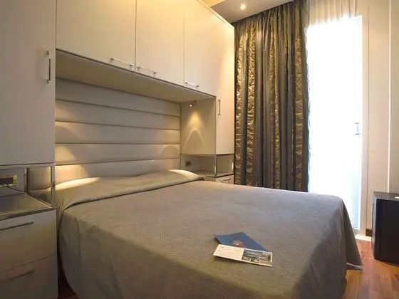 Tek Büyük veya İki Ayrı Yataklı Oda, Balkon