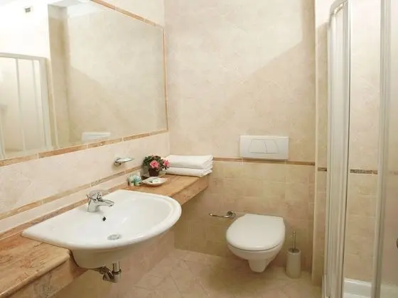 Tek Büyük veya İki Ayrı Yataklı Oda, Balkon