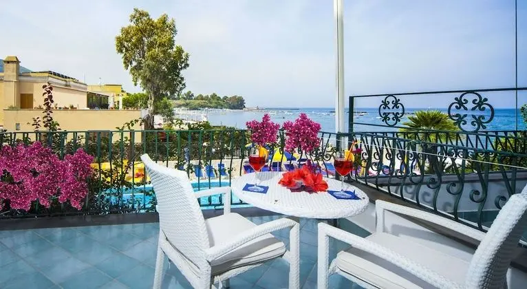 Comfort Tek Büyük Yataklı Oda, Deniz Manzaralı