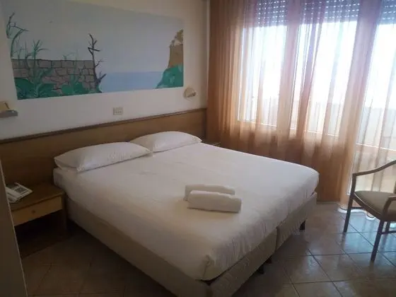Tek Büyük veya İki Ayrı Yataklı Oda, Deniz Manzaralı
