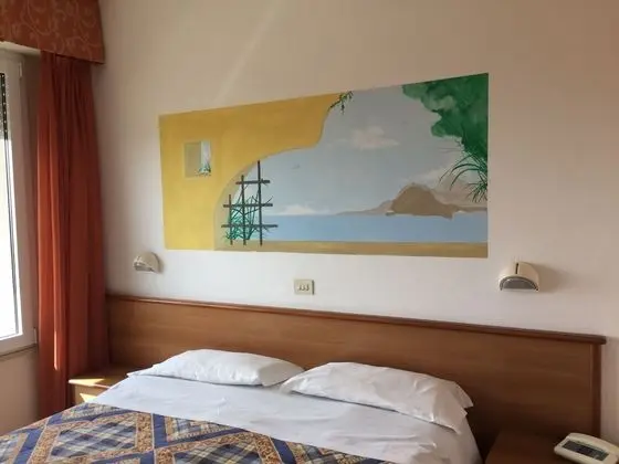 Tek Büyük veya İki Ayrı Yataklı Oda, Deniz Manzaralı