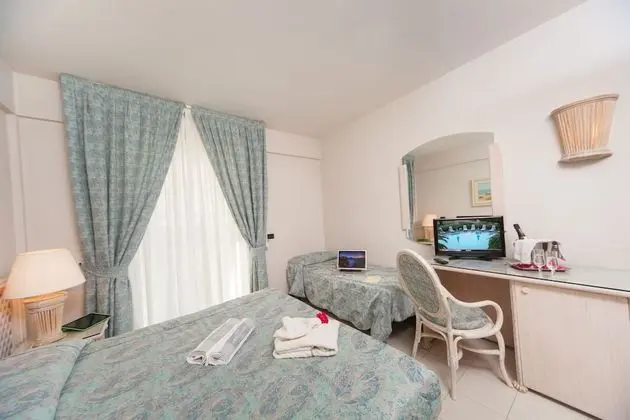 Tek Büyük Yataklı Oda, Bahçeli