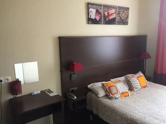 Classic Tek Büyük Yataklı Oda