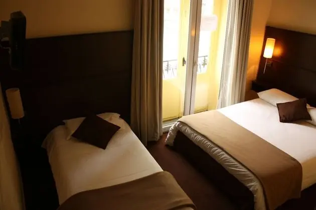 Classic Üç Kişilik Oda