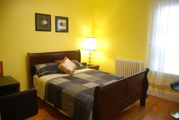 Standard Oda, 1 Büyük (Queen) Boy Yatak (1 Yellow)