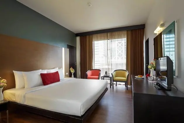 Standard Double Bed Square Wing