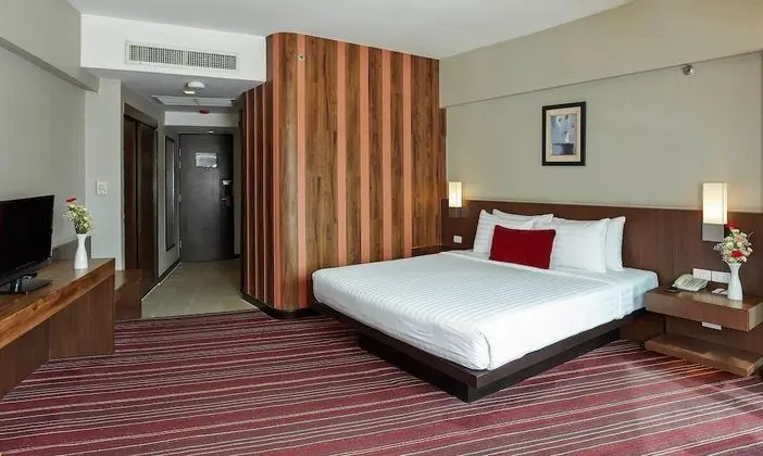 Standard Double Bed Square Wing