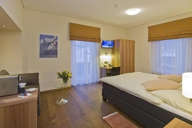 Üç Kişilik Oda