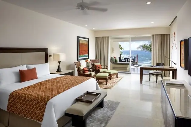 Ambassador Pool Suite Ocean View