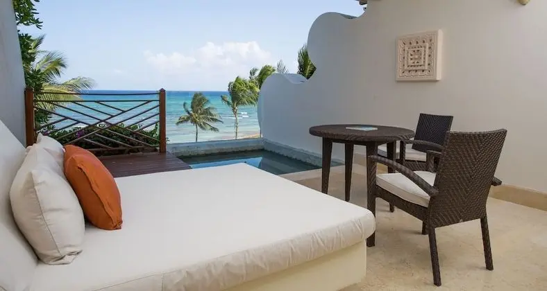 Ambassador Pool Suite Ocean View