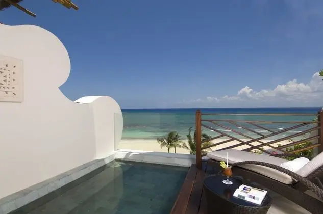Ambassador Pool Suite Ocean View