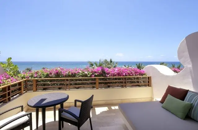 Ambassador Pool Suite Ocean View