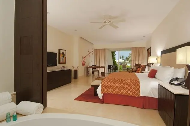 Ambassador Suite Ocean View