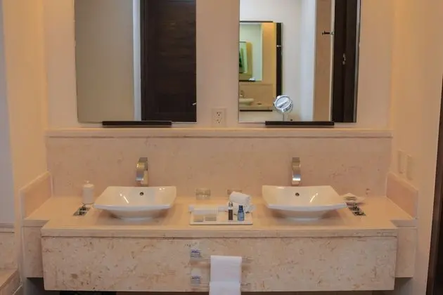 Ambassador Suite Ocean View