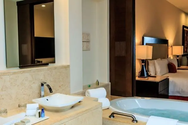 Ambassador Suite Ocean View